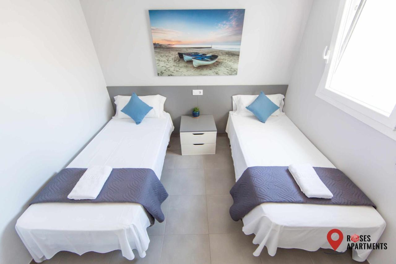 Roses Apartments Ocean 2 Habitaciones Vista Mar Lateral Bagian luar foto