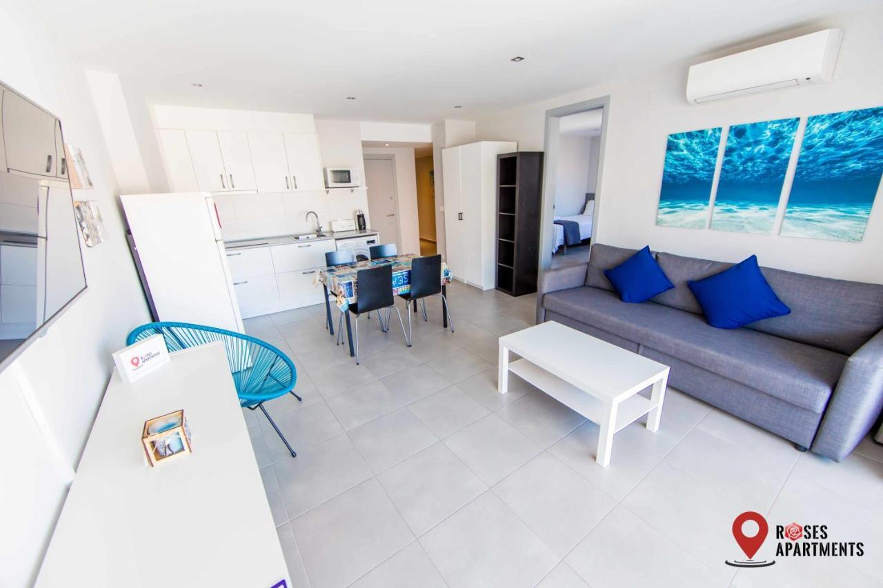 Roses Apartments Ocean 2 Habitaciones Vista Mar Lateral Bagian luar foto