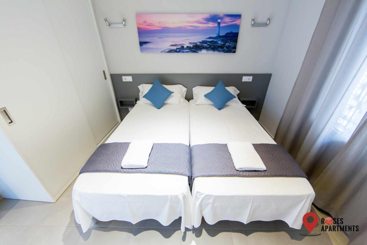 Roses Apartments Ocean 2 Habitaciones Vista Mar Lateral Bagian luar foto